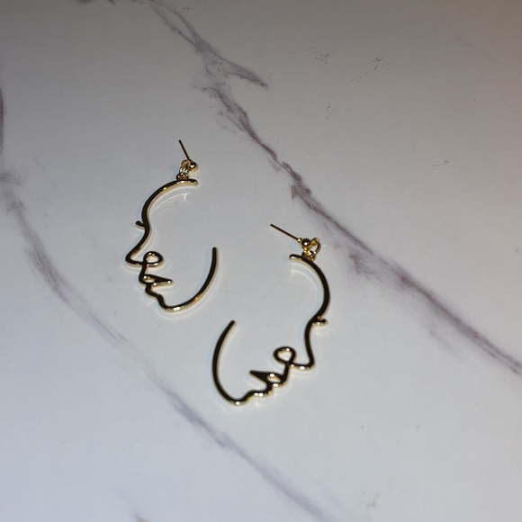 NEW Gold plated face silhouette earrings - Picture 2 of 2